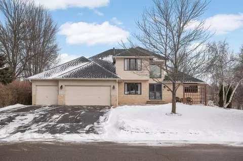 4751 Helmo Ave N, Oakdale, MN 55128