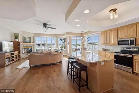 1197 Gallery Ln, Chaska, MN 55318