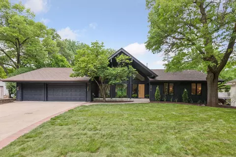 6608 Pawnee Rd, Edina, MN 55439