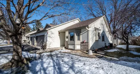 133 Hickory Ct, Farmington, MN 55024