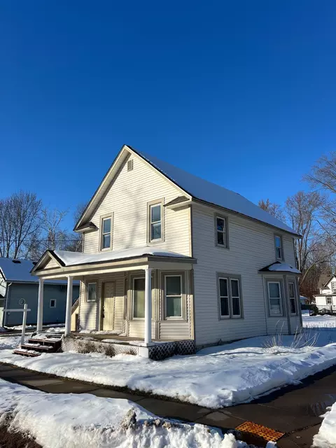 231 E River St, Woodville, WI 54028