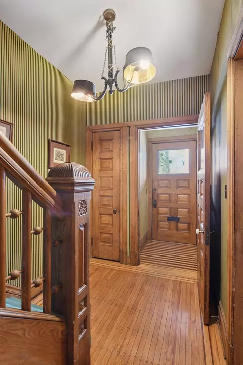 108 E 25th St, Minneapolis, MN 55404 photo 4