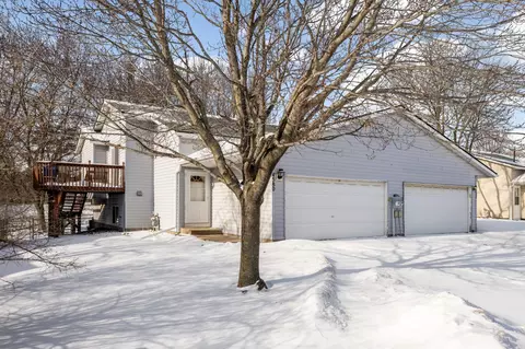 4580 Hayward Rd N, Oakdale, MN 55128