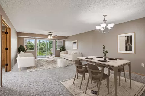 935 Ferndale St N #302, Maplewood, MN 55119