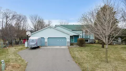 8407 Norway St NW, Coon Rapids, MN 55433