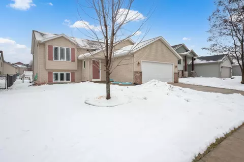 6207 Hillsboro Dr NW, Rochester, MN 55901