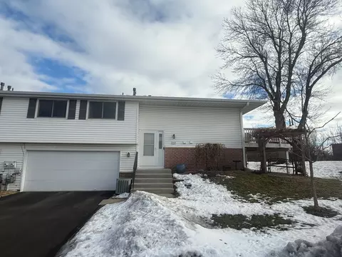 1025 E 145th St, Burnsville, MN 55337