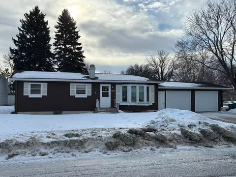 1419 Westmore Ave, Wahpeton, ND 58075