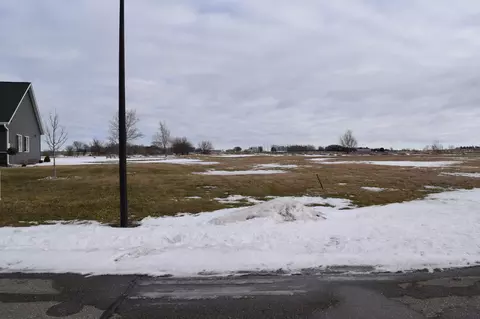1904 Shady Ln NE, Willmar, MN 56201