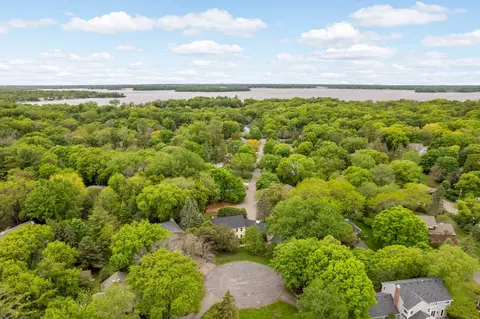 3620 James Ave, Deephaven, MN 55391