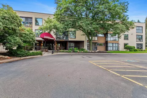 2485 Canabury Dr #206, Little Canada, MN 55117