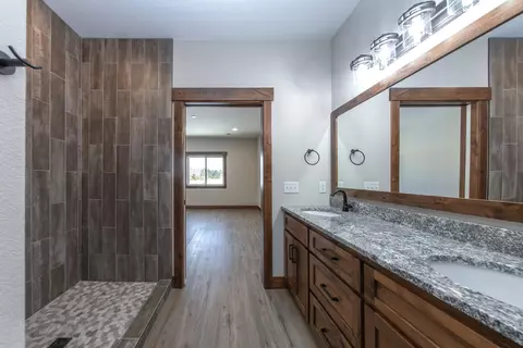 Bath - 12638 Second St, Baxter, MN 56425 photo 1 of 4