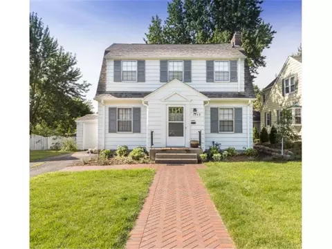 1348 Idaho Ave W, Falcon Heights, MN 55108
