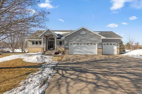 540 Hickory St S, Annandale, MN 55302