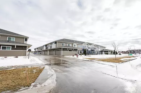 2970 Calico Dr S #B, Fargo, ND 58104