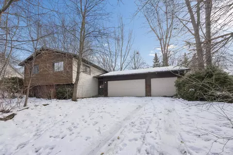1355 Granite Ln N, Oakdale, MN 55128