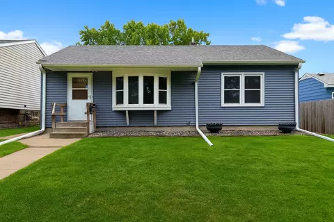 1874 Hoyt Ave E, Saint Paul, MN 55119