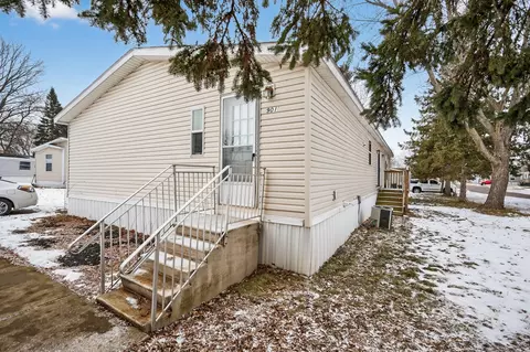 901 Hamlet Cir, Lakeville, MN 55044