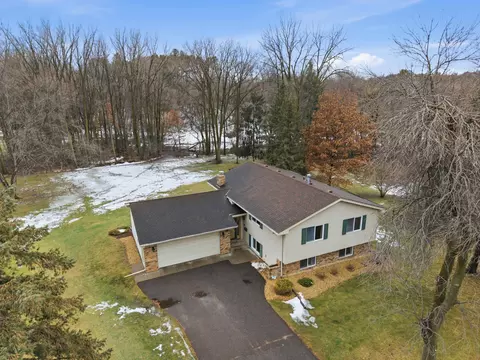 811 Everett Dr, Stillwater, MN 55082