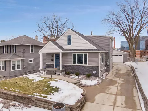 412 15th Ave SW, Rochester, MN 55902