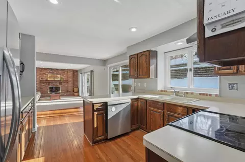 Kitchen - 1276 Dunberry Ln, Eagan, MN 55123 photo 2 of 3