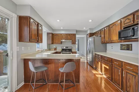 Kitchen - 1276 Dunberry Ln, Eagan, MN 55123 photo 1 of 3