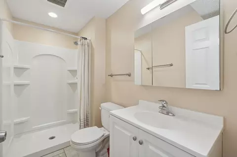 Bath - 1276 Dunberry Ln, Eagan, MN 55123 photo 4 of 4