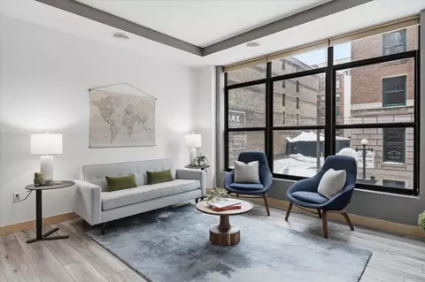 270 4th St E #101, Saint Paul, MN 55101