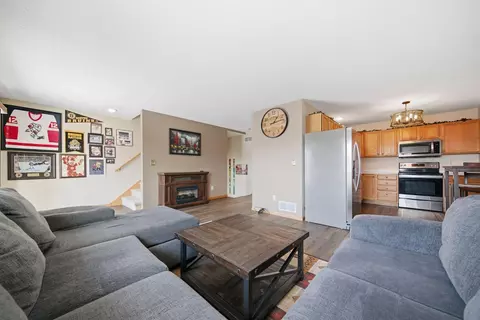 Living - 1579 County Road D E #E, Maplewood, MN 55109 photo 5 of 6