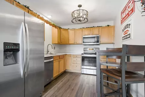 Kitchen - 1579 County Road D E #E, Maplewood, MN 55109 photo 2 of 3