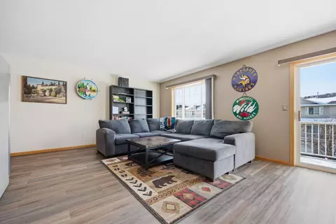 Living - 1579 County Road D E #E, Maplewood, MN 55109 photo 3 of 6