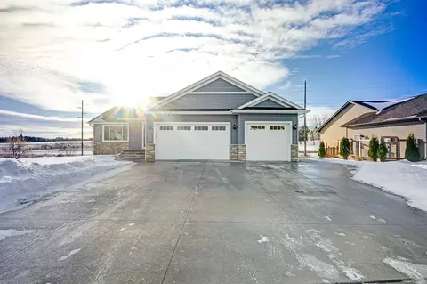 11411 Latham Ln, Chisago City, MN 55013
