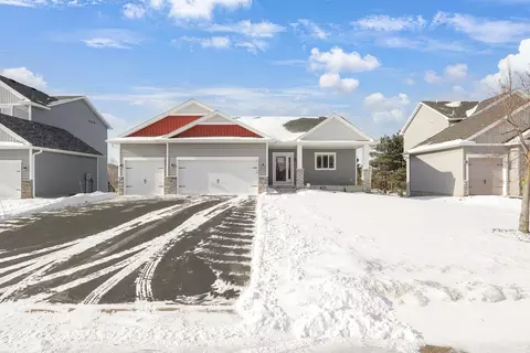 6719 Palm St, Hugo, MN 55038
