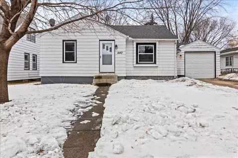 440 2nd St S, Winsted, MN 55395