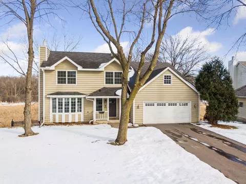 19415 Vine Ridge Rd, Excelsior, MN 55331