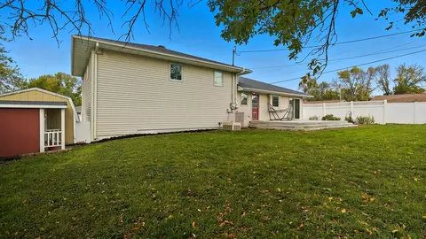 Exterior - 103 Calm Ct, Mapleton, MN 56065 photo 2 of 5