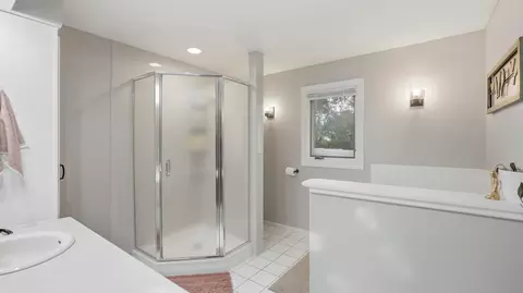 Bath - 103 Calm Ct, Mapleton, MN 56065 photo 2 of 4