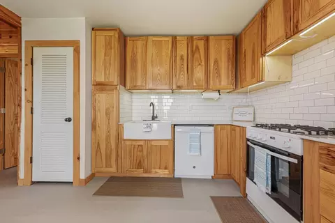 Kitchen - 13461 Fox Lake Trl, Faribault, MN 55021 photo 3 of 4