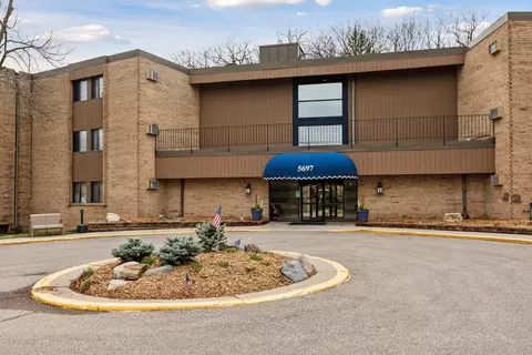 5697 Green Circle Dr #101, Minnetonka, MN 55343