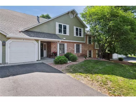 5210 Balmoral Ln #305, Bloomington, MN 55437