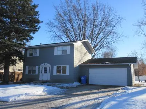 206 32nd Ave N, Fargo, ND 58102