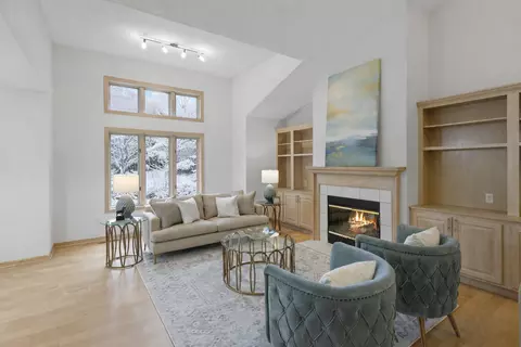 2260 Sherwood Ct, Minnetonka, MN 55305