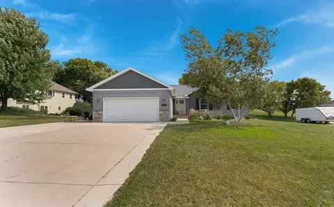 315 Trailstone Dr SW, Cokato, MN 55321
