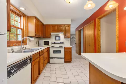 Kitchen - 8378 Red Pine Cir, Baxter, MN 56425 photo 2 of 3