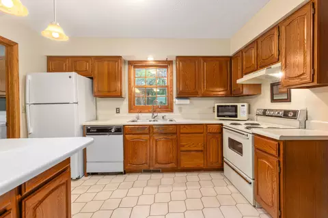 Kitchen - 8378 Red Pine Cir, Baxter, MN 56425 photo 1 of 3