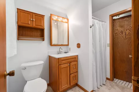 Bath - 8378 Red Pine Cir, Baxter, MN 56425 photo 1 of 2