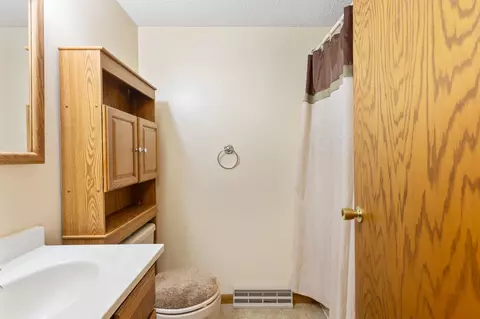 Bath - 8378 Red Pine Cir, Baxter, MN 56425 photo 2 of 2