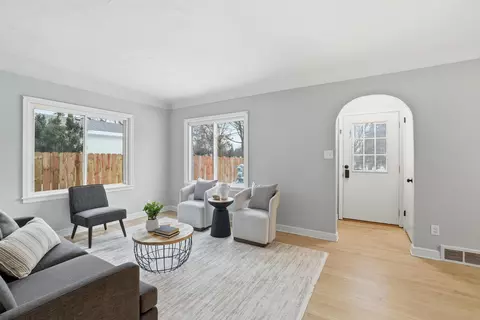 1406 Furness Pkwy, Saint Paul, MN 55119