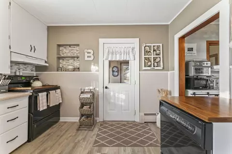 Kitchen - 130 2nd St SE, Plainview, MN 55964 photo 2 of 2