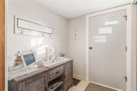 Entry Way - 130 2nd St SE, Plainview, MN 55964 photo 3 of 3